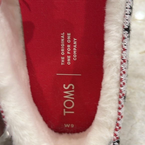 NEW TOMS Alpargata Slippers | Fair Isle Reindeer Print | Faux Fur Lined | Size 9 - Picture 9 of 11